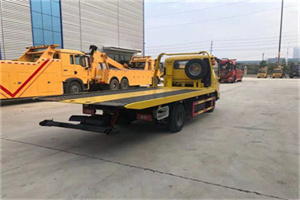 四方台非事故拖车