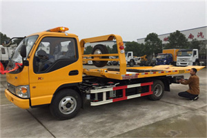 四方台哪里有拖车服务