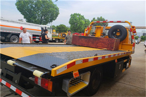 四方台附近拖车电话号码服务